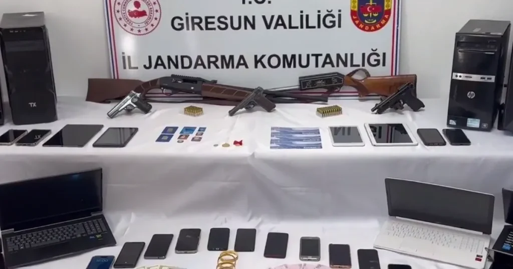 75-milyar-tllik-hesap-hareketi-dikkat-cekti-18-ilde-nitelikli-dolandiriciliga-102-gozalti-G29OrIQm.webp
