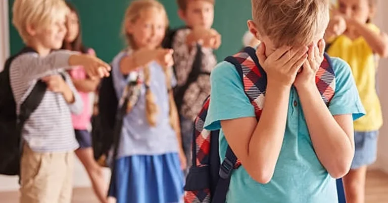 aile-ve-unicef-dijital-tehditler-ve-akran-zorbaligini-konusacak-YJghtPcp.webp