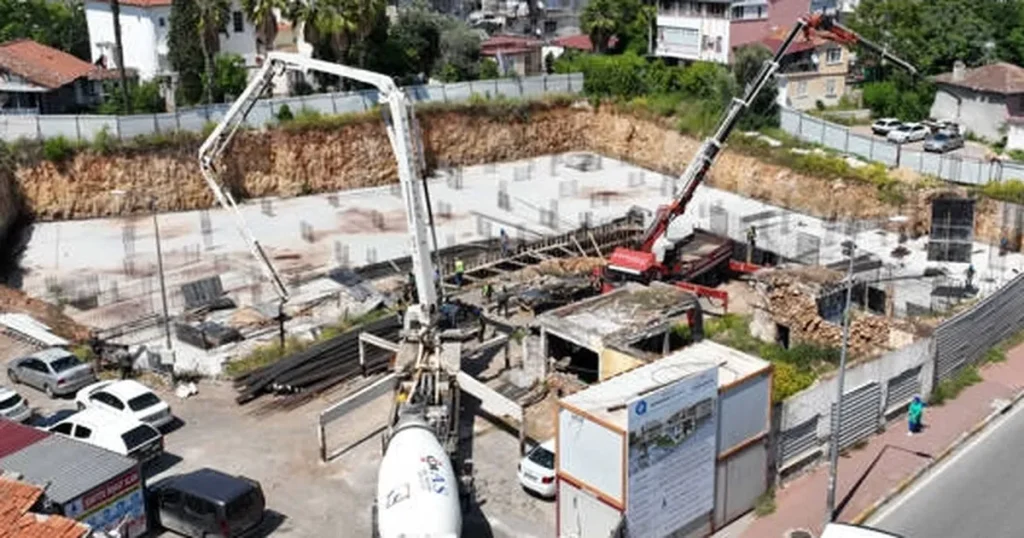 antalyada-kentsel-yenileme-proje-calismalari-yeniden-basladi-Bgj6kYqZ.webp