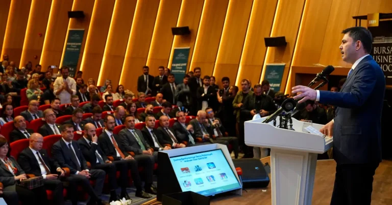 bakan-kurum-marmarada-kirlilik-yuku-artiyor-belediyelere-musilaj-uyarisi-QrFY1N5p.webp