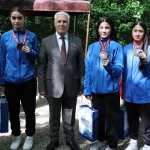 baskan-bozbey-bursanin-gururlariyla-bulustu-GbaApsRN.webp