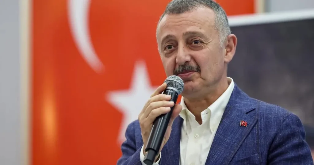 baskan-buyukakin-onlar-konusur-biz-eser-yapariz-NTaYJMQY.webp