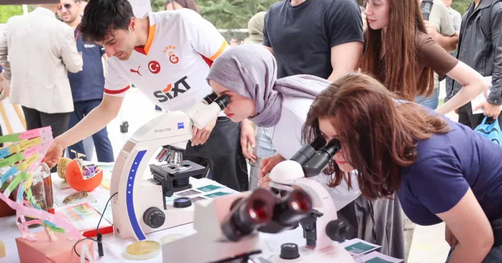 bilecikte-3-bilim-ve-kultur-senligine-coskulu-start-e9bt8LXc.webp