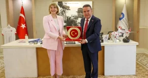 birlesik-krallik-turkiye-buyukelcisi-baskan-muhittin-boceki-ziyaret-etti-XcuRrnZt.webp