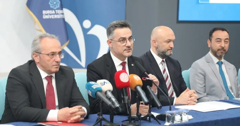 btuden-liselilere-iki-dev-proje-akademisyenler-okullarda-ogrenciler-universitede-wkEsncLm.webp