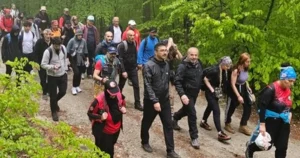 bursa-inegolde-19-mayis-doga-yuruyusu-ile-basladi-RJhKr5al.webp