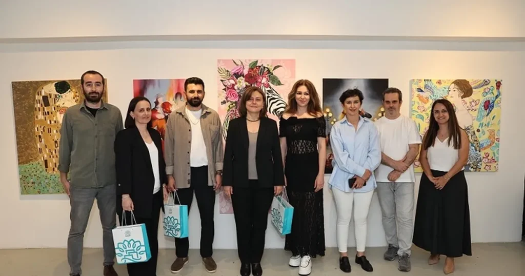 bursa-niluferde-yetiskinlerin-sergisi-izlenime-acildi-OsXKbGvJ.webp