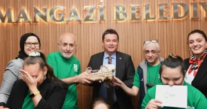 bursa-osmangazide-engelli-bireyler-sordu-baskan-aydin-cevapladi-l9GPbeHW.webp