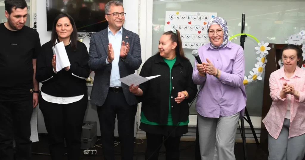 bursa-osmangazide-ozel-gereksinimli-bireyler-cok-mutlu-xKkYAEEV.webp