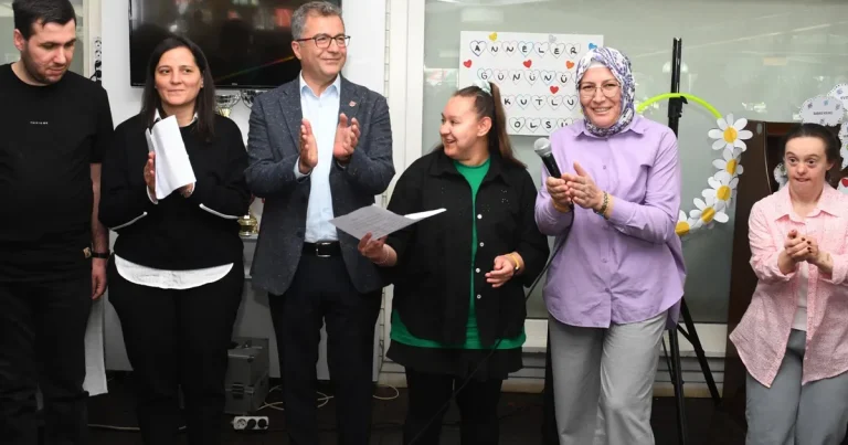 bursa-osmangazide-ozel-gereksinimli-bireyler-cok-mutlu-xKkYAEEV.webp