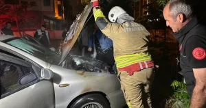 duzcede-otoparkta-otomobil-alev-aldi-R8j3haLz.webp
