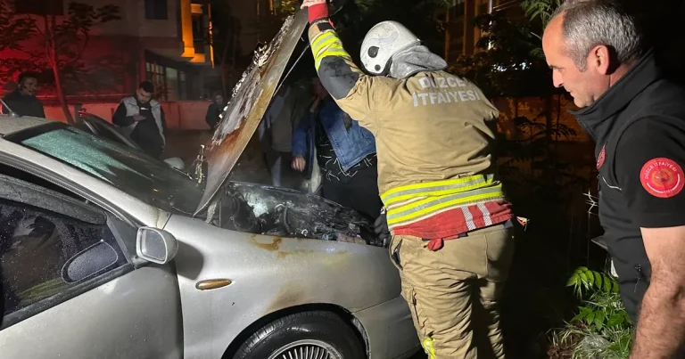 duzcede-otoparkta-otomobil-alev-aldi-R8j3haLz.webp