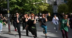 genclik-coskusu-bornova-sokaklarinda-yukseliyor-7RuYLD1d.webp