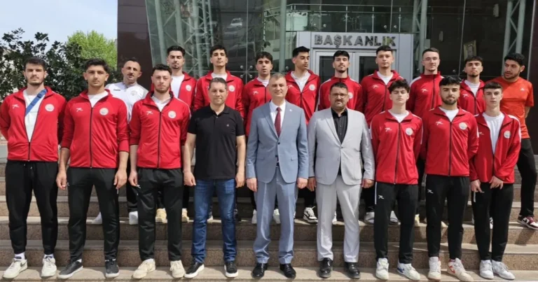 golcuklu-voleybolcularin-hedefi-turkiye-sampiyonasi-hDvuzlyc.webp