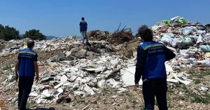 izmir-gaziemirde-acik-alana-atiga-18-milyar-tl-cevre-cezasi-UZBdiHjn.webp