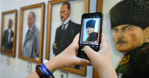 izmirde-sanat-ve-antika-fuarina-yogun-ilgi-p7lSTfIE.webp
