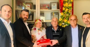 izmit-belediyesi-sehit-ailelerini-yalniz-birakmiyor-DmYJNaRr.webp