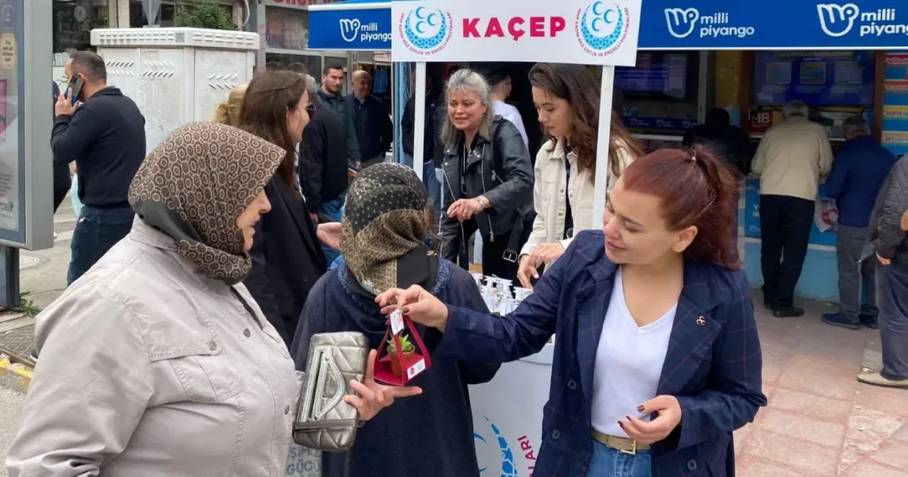 kacepten-anneler-gunune-ozel-kutlama-ENJ214ND.webp