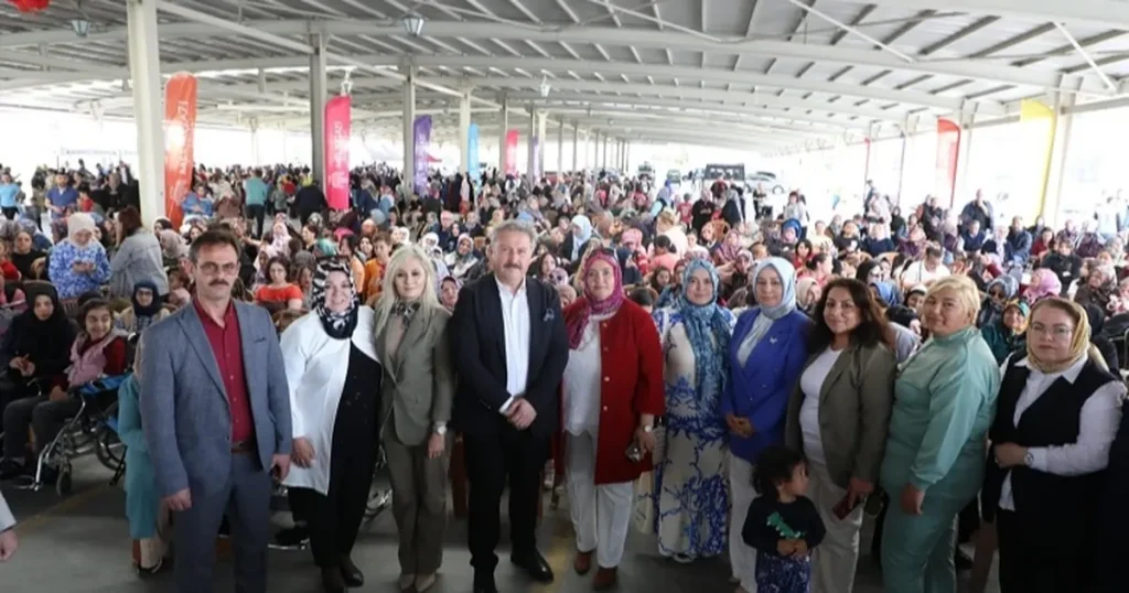 kayseri-melikgaziden-anneler-gunu-senligi-ZpWCPypt.webp