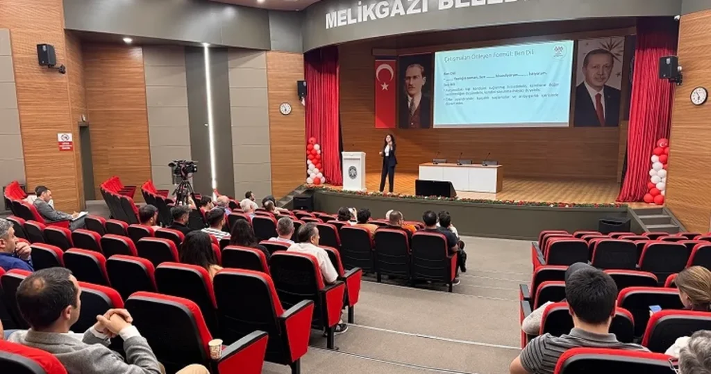 kayseri-melikgaziden-personeline-aile-egitimi-3sMMphZR.webp