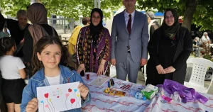 kocaeli-golcuklu-cocuklar-elleriyle-annelerine-hediye-yapti-pvPvdhTq.webp