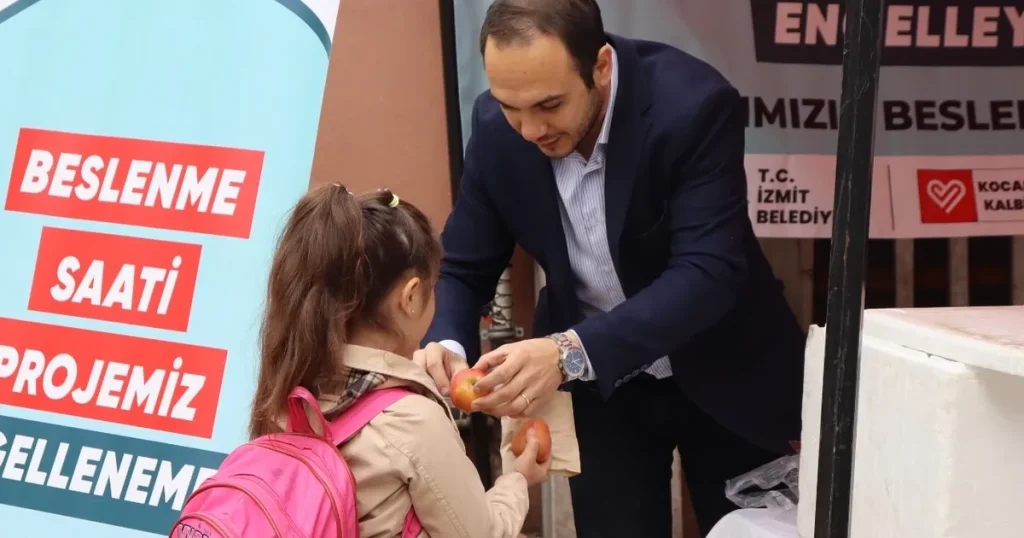 kocaeli-izmitte-minik-kalpler-beslenme-saatiyle-isindi-uOapNlD7.webp