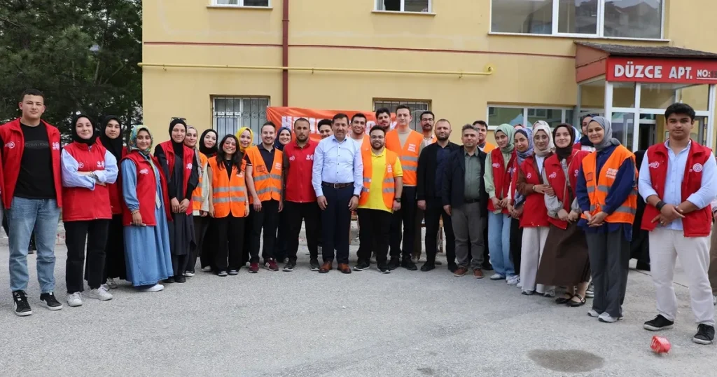 konya-karatayda-cocuklar-aileleriyle-bulustu-PGzzVyt9.webp