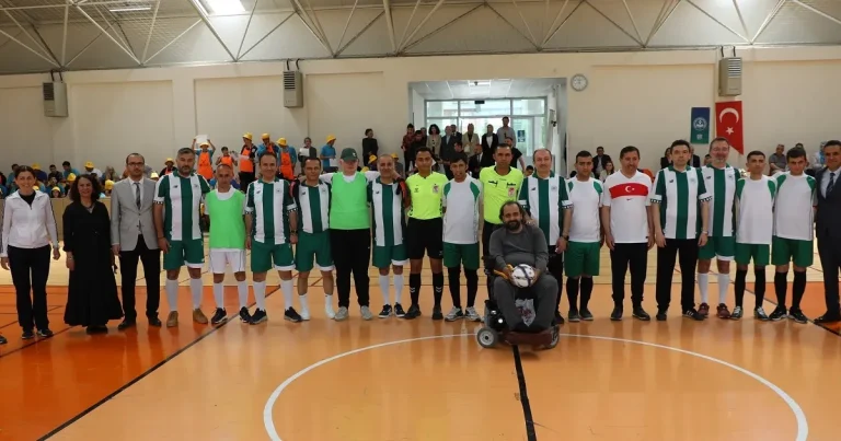konya-karatayda-ozel-ogrenciler-futsalda-ter-doktu-kRYECFwi.webp
