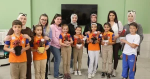konyada-cocuklar-cicekleri-annelerine-hediye-etti-1FvMwdD2.webp
