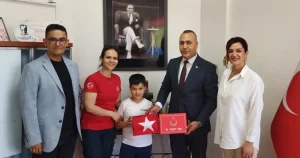 manisa-buyuksehir-sehit-suleyman-gurun-oglunun-ozel-gununu-unutmadi-j1fDqLar.webp