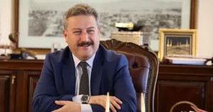 mustafa-palancioglundan-anneler-gunu-mesaji-H1O8yC5r.webp
