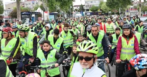sakaryada-11-geleneksel-trafik-haftasi-etkinlikleri-duzenlendi-KxAkM5du.webp