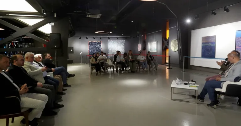 sakaryanin-edebi-hafizasi-genc-kusaklara-aktariliyor-nQ3QlwMO.webp