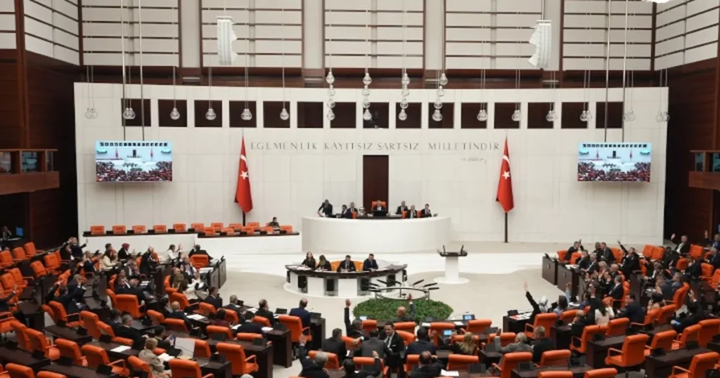 tbmmdeki-kanun-teklifinde-9-madde-daha-kabul-edildi-jm6MSgtG.webp